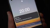 phone screen with evening smart autodoor app notification