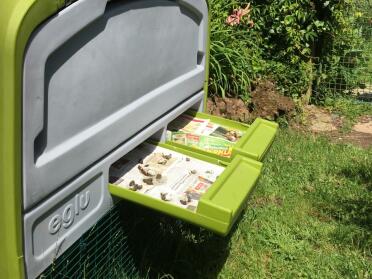 The cooking drawers lined with newspaper