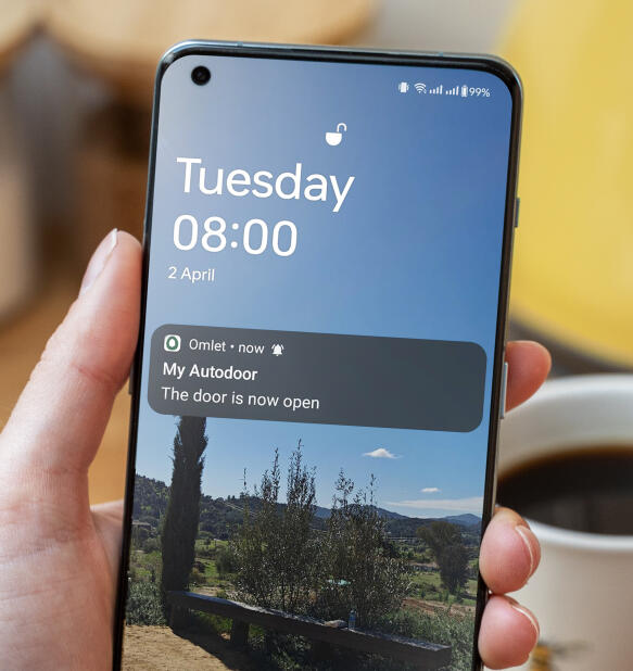 smart phone with autodoor status notifications